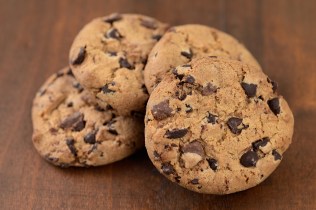 shortbread cookies with chocolate chips