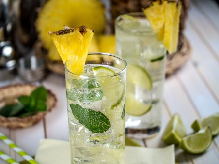Pineapple mojito